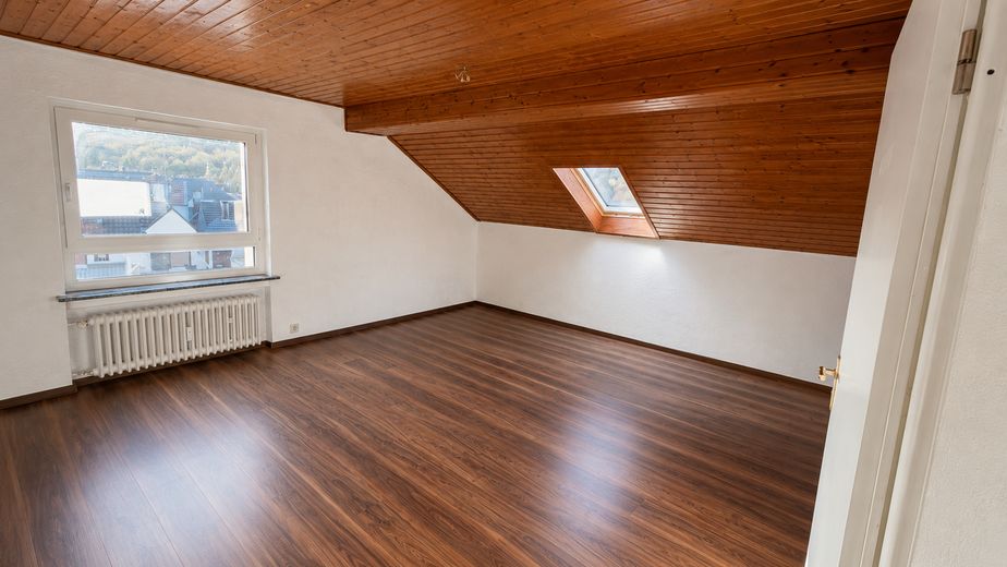 Spacious 3-room apartment – Wohn-/Arbeitszimmer