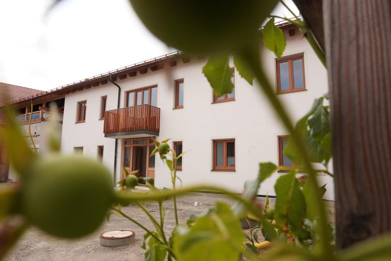 3-Zimmer Terrassenwohnung auf dem Gütlbauerhof – Ansicht Innenhof