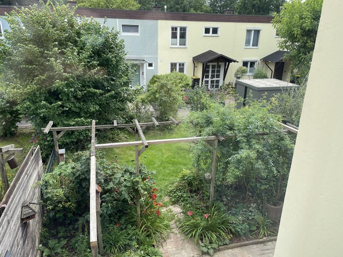 Garten Sicht aus Zimmer 2 OG