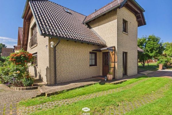 Schwanebeck nahe Berlin- Großes Wohnhaus in ruhiger Lage- Einliegerwohnung möglich!