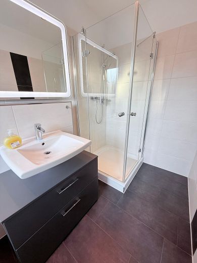 Badezimmer 1 von 3