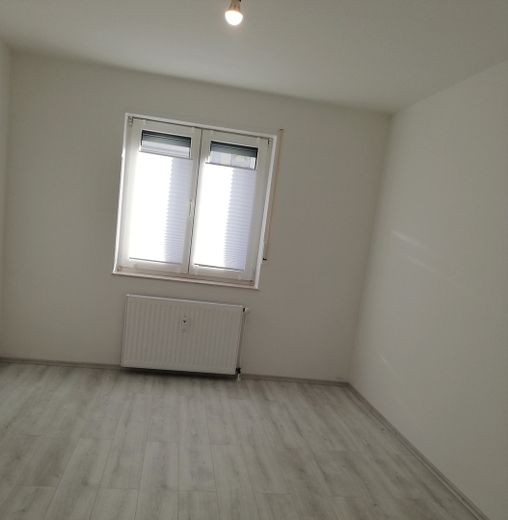 Traumhafte helle 2,5 Zimmer-Wohnung mit Einbauküche – Schlafzimmer