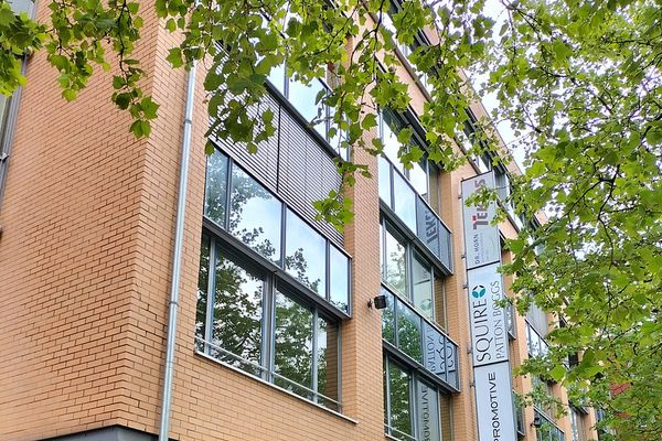 Emplacement idéal pour votre entreprise : local commercial au cœur de Böblingen