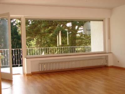 Wohnen im Grünen – Wohnzimmer+Balkon