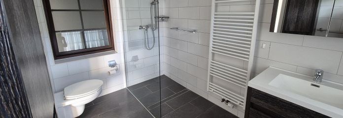 Bad 1 Barrierefrei und Fenster