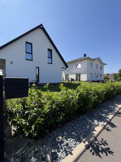 Neuwertiges, modernes KFW-40 EFH mit Seeblick am Schweriner See - PROVISIONSFREI – Foto 1