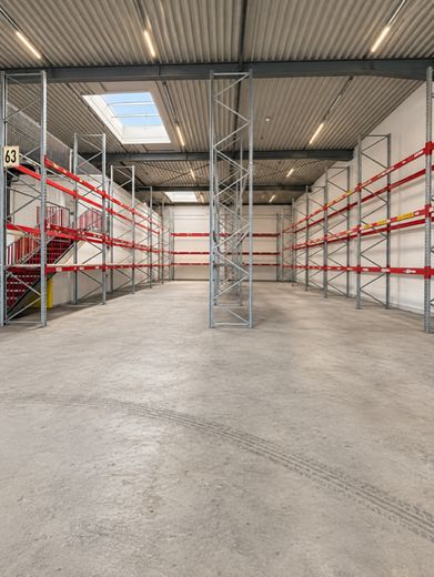 ¡Sin comisión! Nave de almacenamiento de 725 m² incl. oficina en Barsbüttel – Halle mit Schwerlastregalen