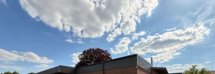 Gewerbehalle mit großem Grundstück in Nettetal – langfristig vermietet an Markenfilialist
