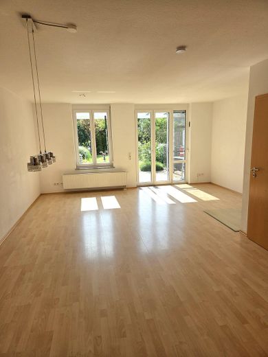 SENZA PROVVIGIONE - Casa a basso consumo energetico con impianto fotovoltaico e splendida vista a Kempten-Rothkreuz – Ess- und Wohnzimmer