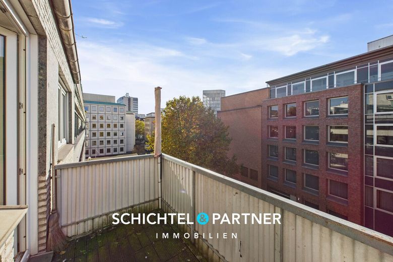 Bahnhofsvorstadt | Rentables Wohn- und Geschäftshaus mit 54 Einheiten – S&amp;P | Balkon