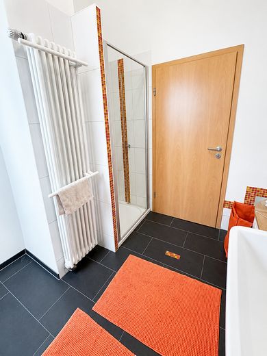 212 qm Familienhaus  - Alleinnutzung oder 2 separate Wohnungen – DG