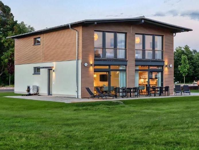 Ferienhaus am Woblitzsee – KfW 40, Sauna, Seelage & professionelles Vermietungskonzept – Foto 1