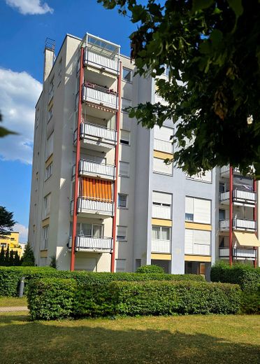 Zum Wohlfühlen, 3,5-Zimmer Wohnung mit Balkon in Sindelfingen Nord – Hausansicht
