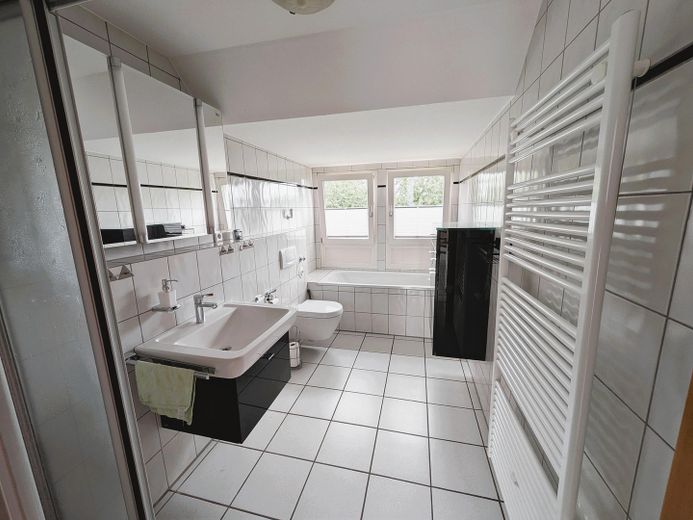 Badezimmer Ansicht 2