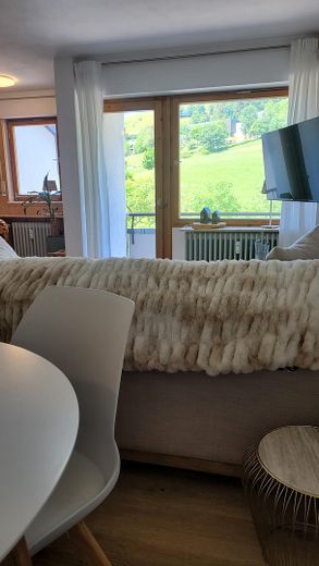 2-Zimmer-Maisonettewohnung mit Balkon – Essbereich mit Aussicht