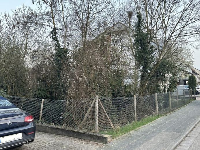 Edingen-Neckarhausen: terreno edificabile in zona residenziale 654m² Straßburger Ring 9 nessuna provvigione a carico dell’acquirente – Photo 1