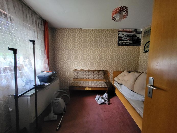 Edificio residenziale versatile da ristrutturare con fienile a Unterensingen – Zimmer