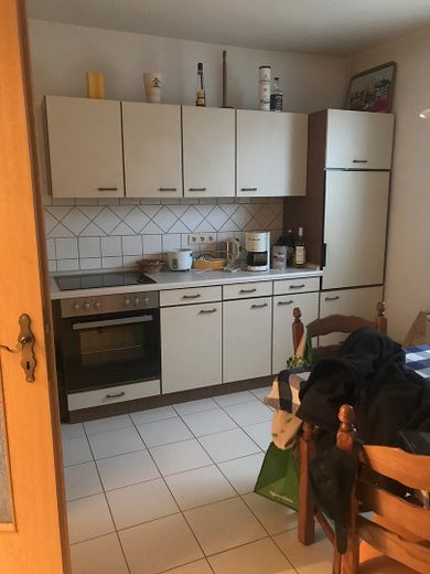 Biete Helle 2 Zimmer Wohnung von Privat in ruhige Lage in Tännesberg mit Terrasse,Grillgarten Mitbenutzung und Stellplatz sowie Keller. Wohnung sehr gut geteilt und Vollmöbliert.70000€ vhb. 015111378015 – Foto 14