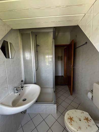 Helle Dachgeschosswohnung Nähe Klinikum Kassel und Universität – Foto 6