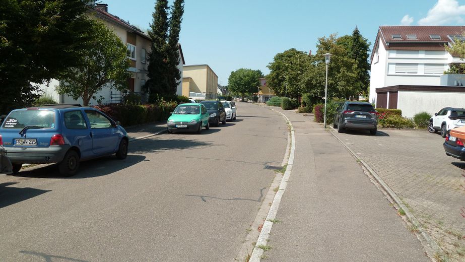 شقة تمليك في إمندينغن في موقع هادئ – Strassenbild