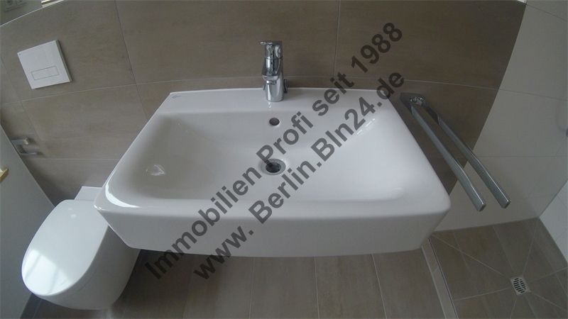 LUXUS pur -Wohnung zum traumhaften Erstbezug im Denkmal mit 2 Bädern sowie 2 Tiefgaragenplätzen – G0013429