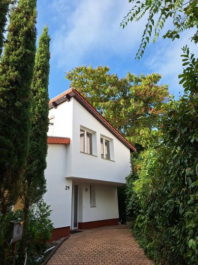 Villa en ubicación privilegiada de Wo-Herrnsheim con gran jardín A + – Eingang 