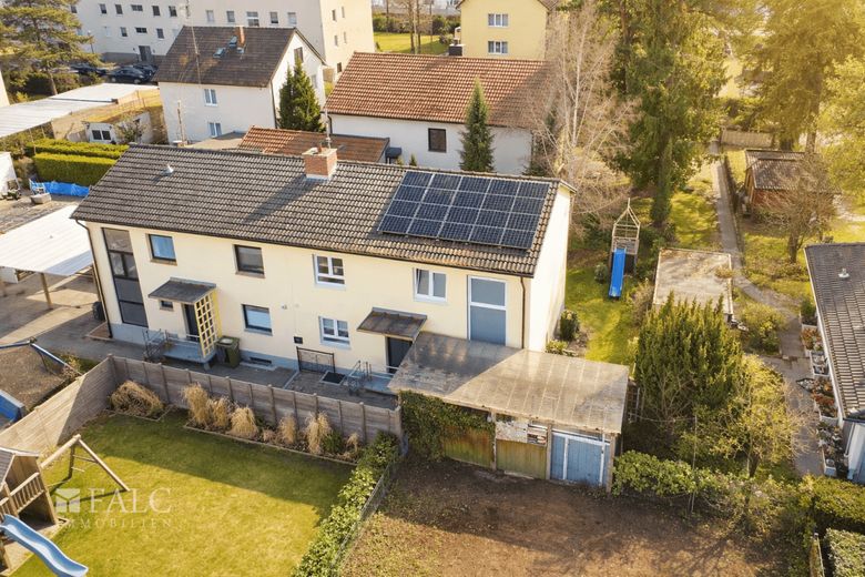Familienfreundlich, gepflegt, sofort wohnlich - Doppelhaushälfte mit Gartenidylle in Ottobrunn – Außenansicht