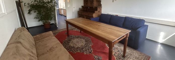 Helles 2-Raum-Büro mit Industriecharme und Stellplatz zu vermieten