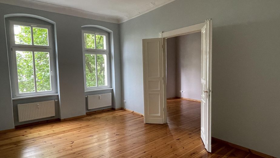 Encantador apartamento antiguo con balcón y ascensor en Hufelandstraße, Prenzlauer Berg – Foto 1