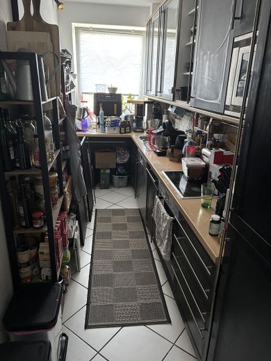 Helle 3-Zi Wohnung mit großzügigen Balkon – Küche