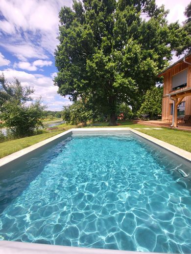 Exklusives Wassergrundstück mit 47 Metern privater Uferfront – Pool mit Salzwasser ...