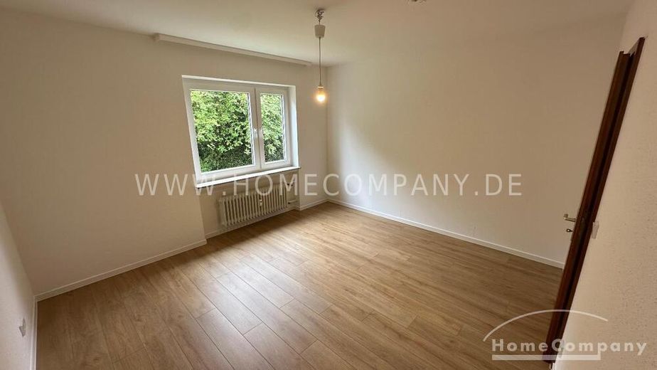 Oberhöchstadt
8072644 – Frisch renovierte 2-Zimmerwohnung mit Balkon im grünen Kronberg- Oberhöchstadt – c1d9a774be40f5d960e4d2f945dda6fd045aeab3.jpg