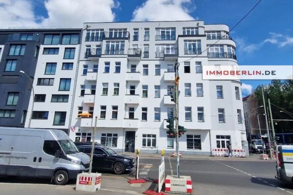 IMMOBERLIN.DE - Pierwsze zamieszkanie po remoncie: Bardzo urokliwe mieszkanie w starej zabudowie z balkonem od południa i windą