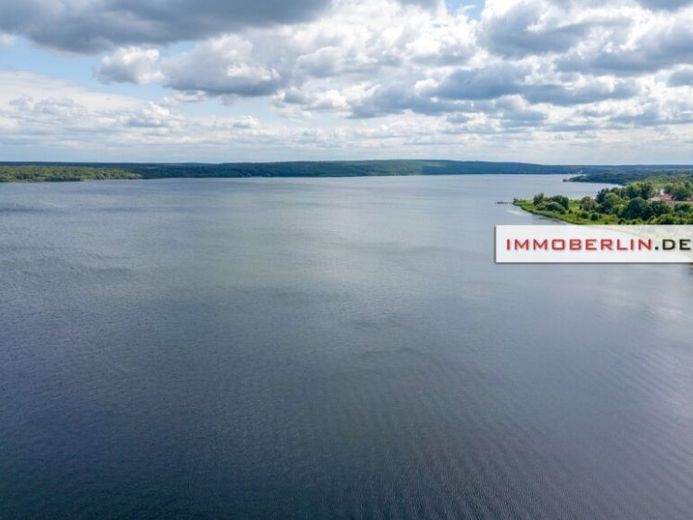 IMMOBERLIN.DE - Eindrucksvolles ca. 4.367 m2 großes Wassergrundstück mit Häusern & Lauben in Werder – Foto 1