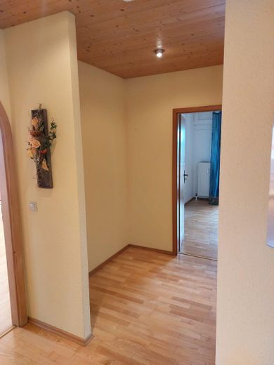 Wunderschöne Dachgeschosswohnung mit viel Platz im Herzen von Ruhstorf – Diele