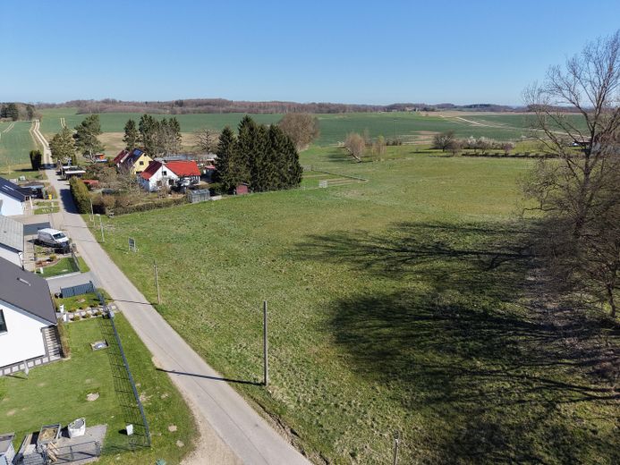 Bauträger- und provisionsfreI: Bauplatz in Pustohl (Satow) – ländlich, ruhig, gut gelegen – Luftbild