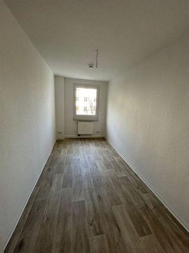 Helle 4-Zi. mit großem Balkon &amp; Laminat in ruhiger Lage! – PHOTO-2024-10-23-11-36-47_2