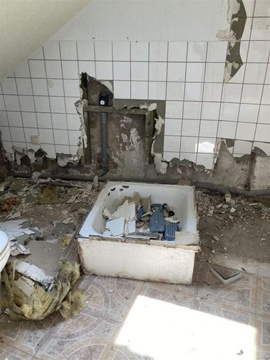 Bad DG-Wohnung