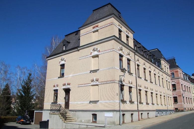 Gepflegtes 3-Familienhaus mit angenehmer Mieterklientel und Garten, Tiefgarage etc. - provisionsfrei – Bild 1