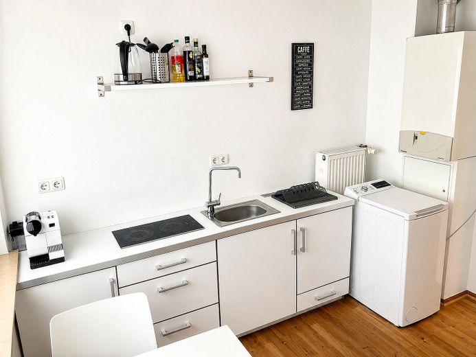 Provisionsfrei: Möblierte 1-Zimmer-Wohnung in zentraler Würzburger Innenstadtlage – Einbauküche / Gasetagenheizung
