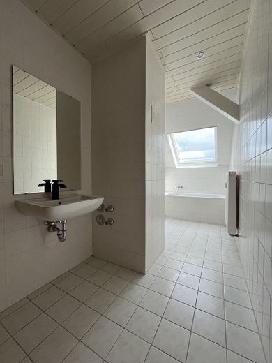 großzügige 4 RW - Maisonette im 4. OG – Bad