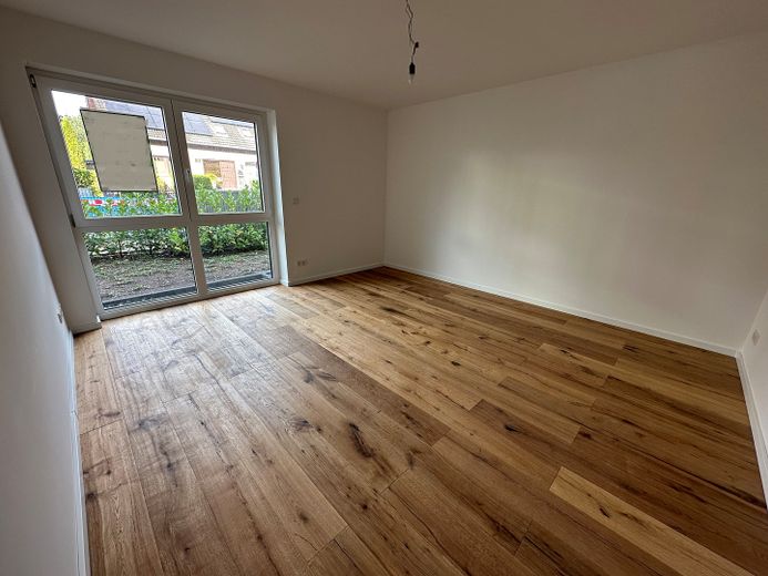 Appartamento di 3 locali disponibile subito con grande terrazza a sud e giardino – Schlafen 1