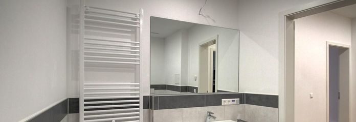 Gruntownie wyremontowane 2-pokojowe mieszkanie z dużym balkonem i luksusową kuchnią w zabudowie do wynajęcia