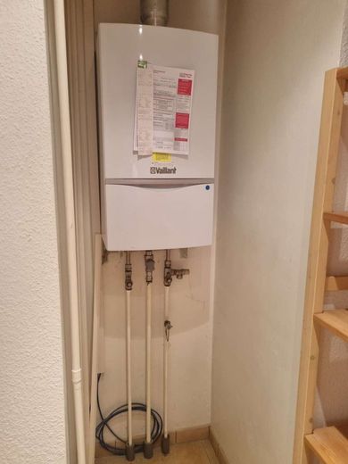 INVESTMENT: Modernisierte Zweizimmer Erdgeschosswohnung mit Klimaanlage – Gastherme (2014; H-Gas seit 2025)