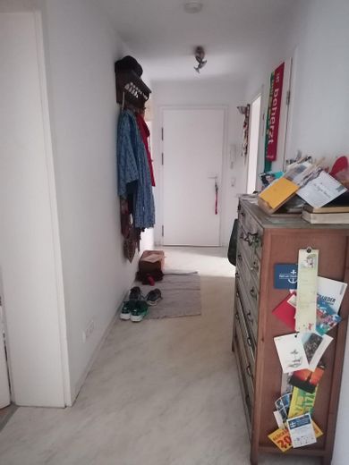 Sonnige 2-Zimmer-ETW, Balkon, 1.Etage, östl. Altstadt, v.privat – Flur