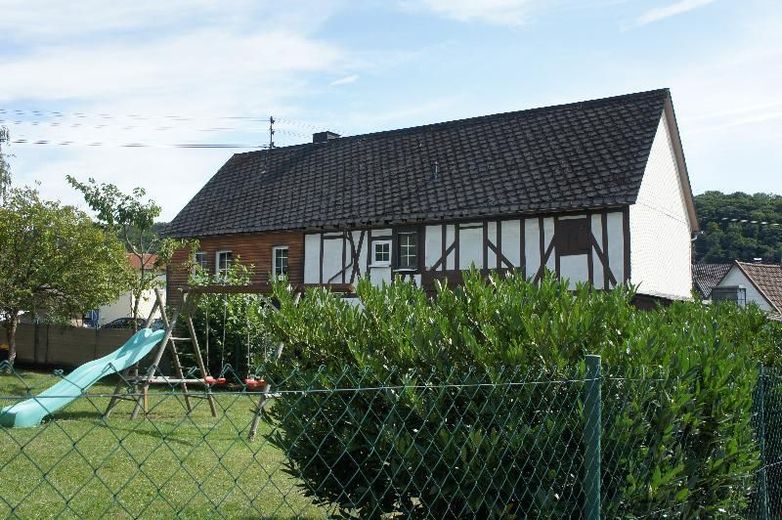 ** EINFAMILIENHAUS MIT VIEL PLATZ UND GROSSER SCHEUNE BEI HACHENBURG** – Bild 3