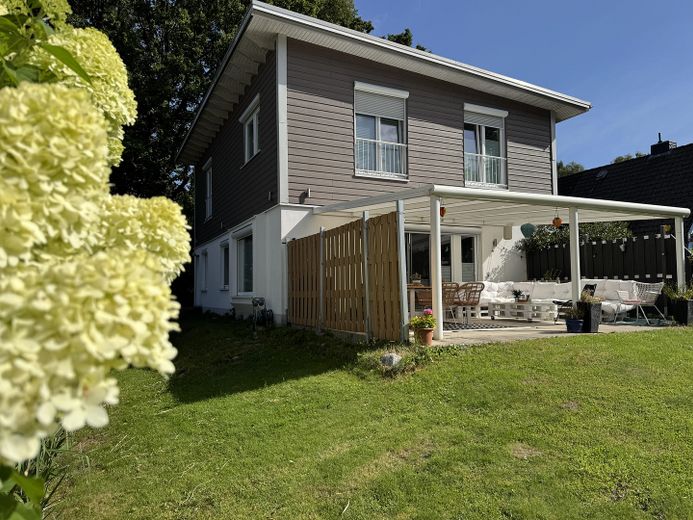 Haus mit Terrasse