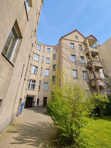 Inwestycja kapitałowa – potencjalnie zwalniana – Tempelhof – 2 pokoje z kuchnią i łazienką – Hinterhof