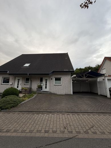 Hochwertige Doppelhaushälfte im Herzen von Elverdissen – Foto 1