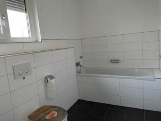 Kinderbad mit Badewanne